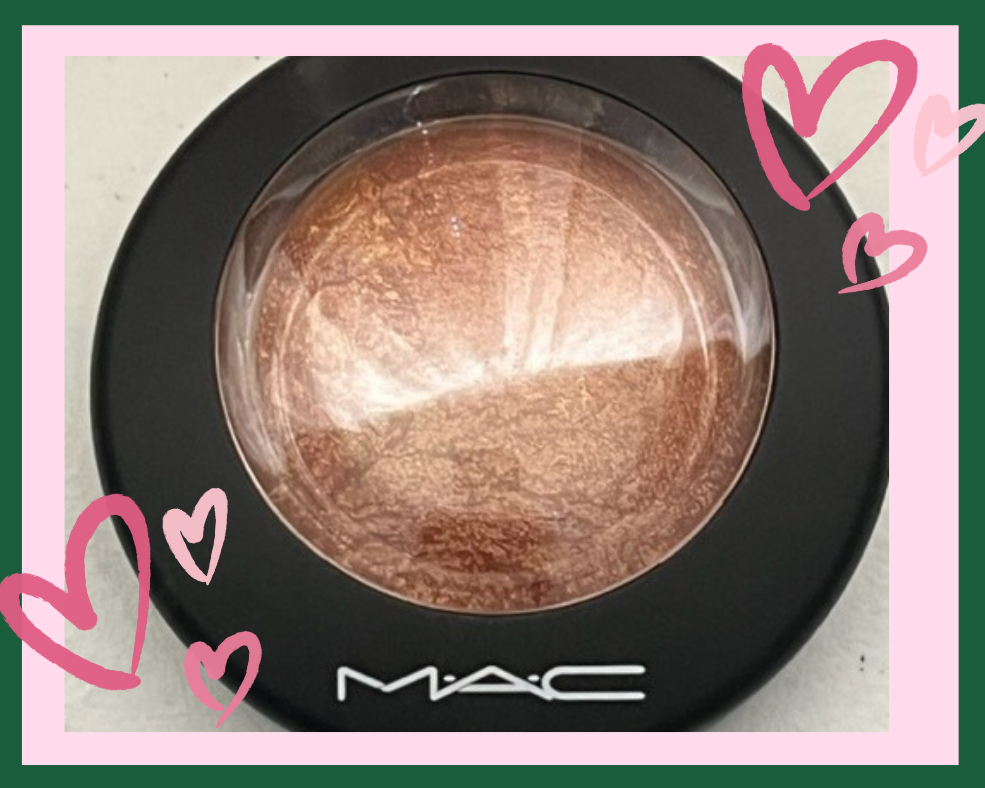 Mac Spotlight: Mineralize Skin Finish Highlighter in Gold Deposit